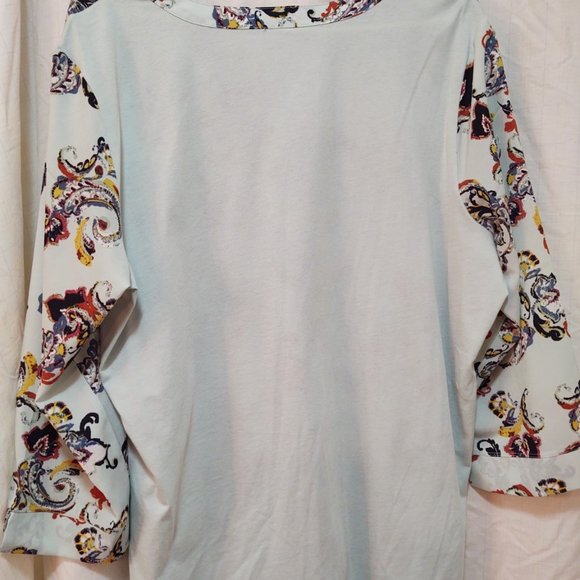 Van Heusen XL Powder blue top with paisley print and slight v neck - Picture 2 of 2
